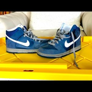 Good used condition navy Nike dunks